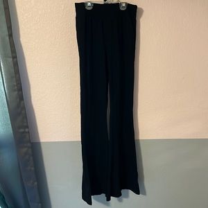 SHEIN BLACK FLARED LEGGINGS. NEVER WORN!